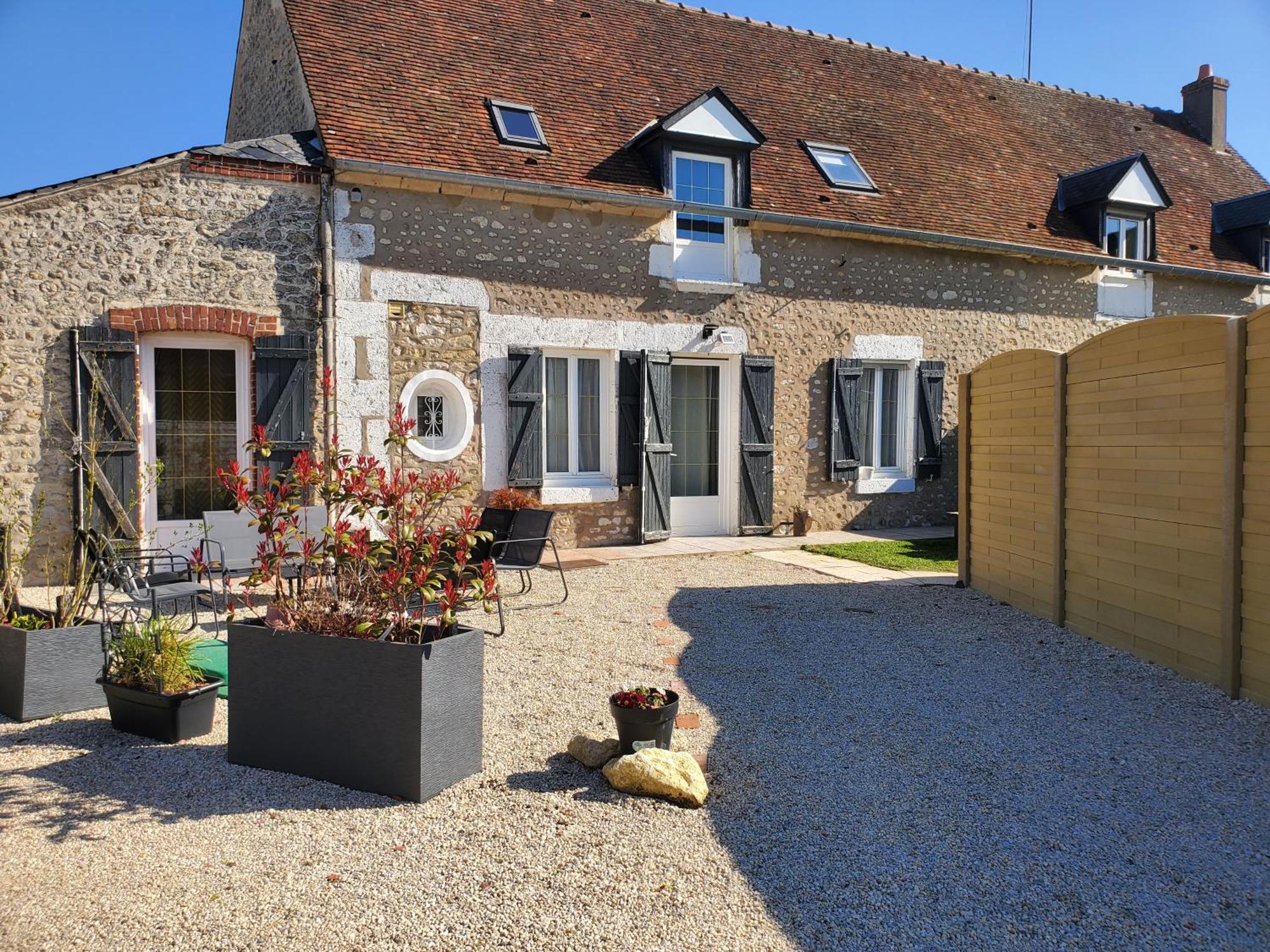 La Petite Folie Bed & Breakfast Eole-en-Beauce Bagian luar foto